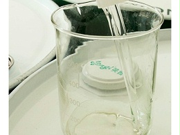 車螺紋時使用切削液的作用？