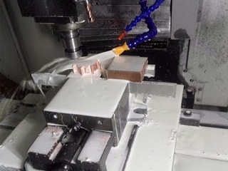 英吉切削液加工現(xiàn)場圖